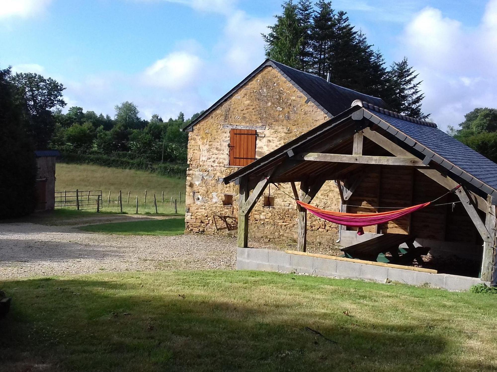 Gite De Charme Renove Avec Cheminee, Terrasse Et Proche Randonnees - Capacite 13 Pers. - Fr-1-410-179 Saint-Leonard-des-Bois Bagian luar foto