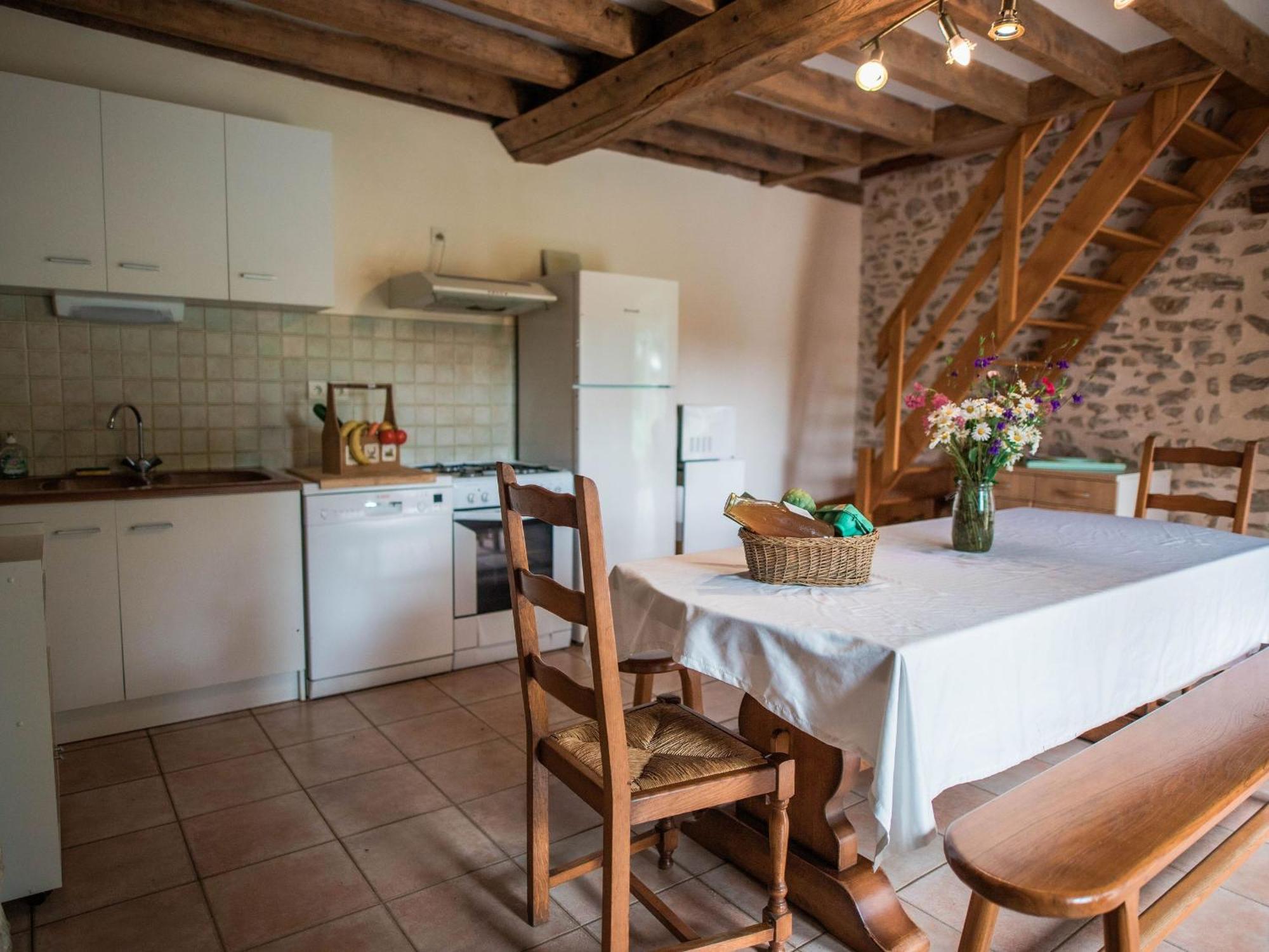 Gite De Charme Renove Avec Cheminee, Terrasse Et Proche Randonnees - Capacite 13 Pers. - Fr-1-410-179 Saint-Leonard-des-Bois Bagian luar foto